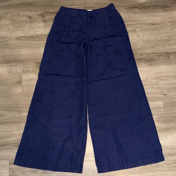 2 pieces Linen Blend Halter Vest + Tailored Linen Blend Embellished Trousers - Picture 14 of 16